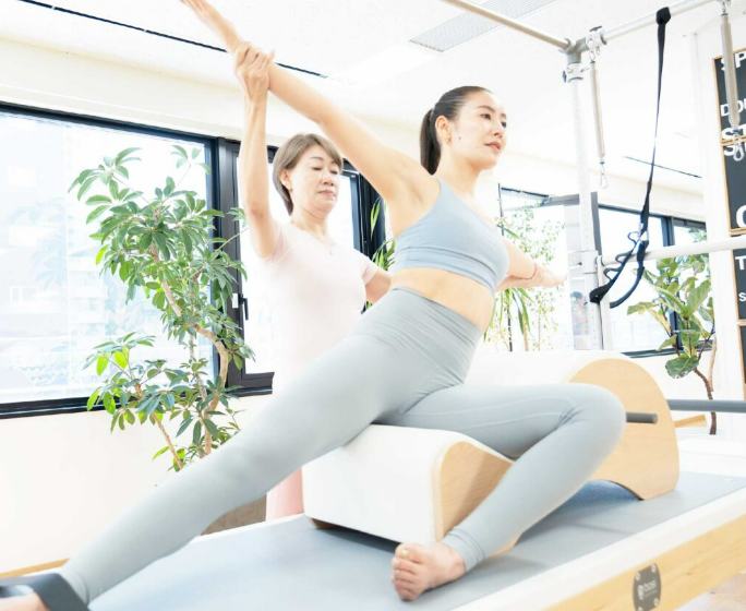 MOHI PILATES 東京 HQ STUDIO